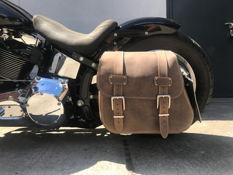 Zeus Braun Seitenkoffer + Halter XL passend für Softail von 1992 bis 2017
