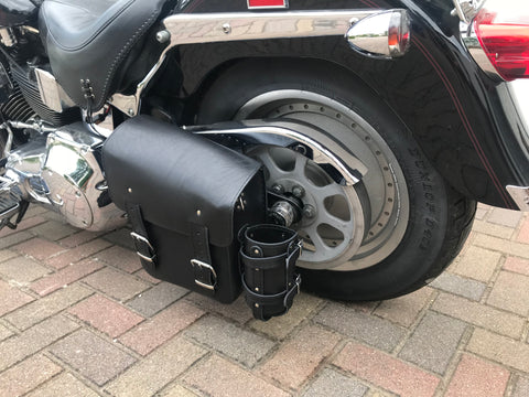 Hulk Schwarz Schwingentasche mit Flaschenhalter passend für Harley-Davidson Softail