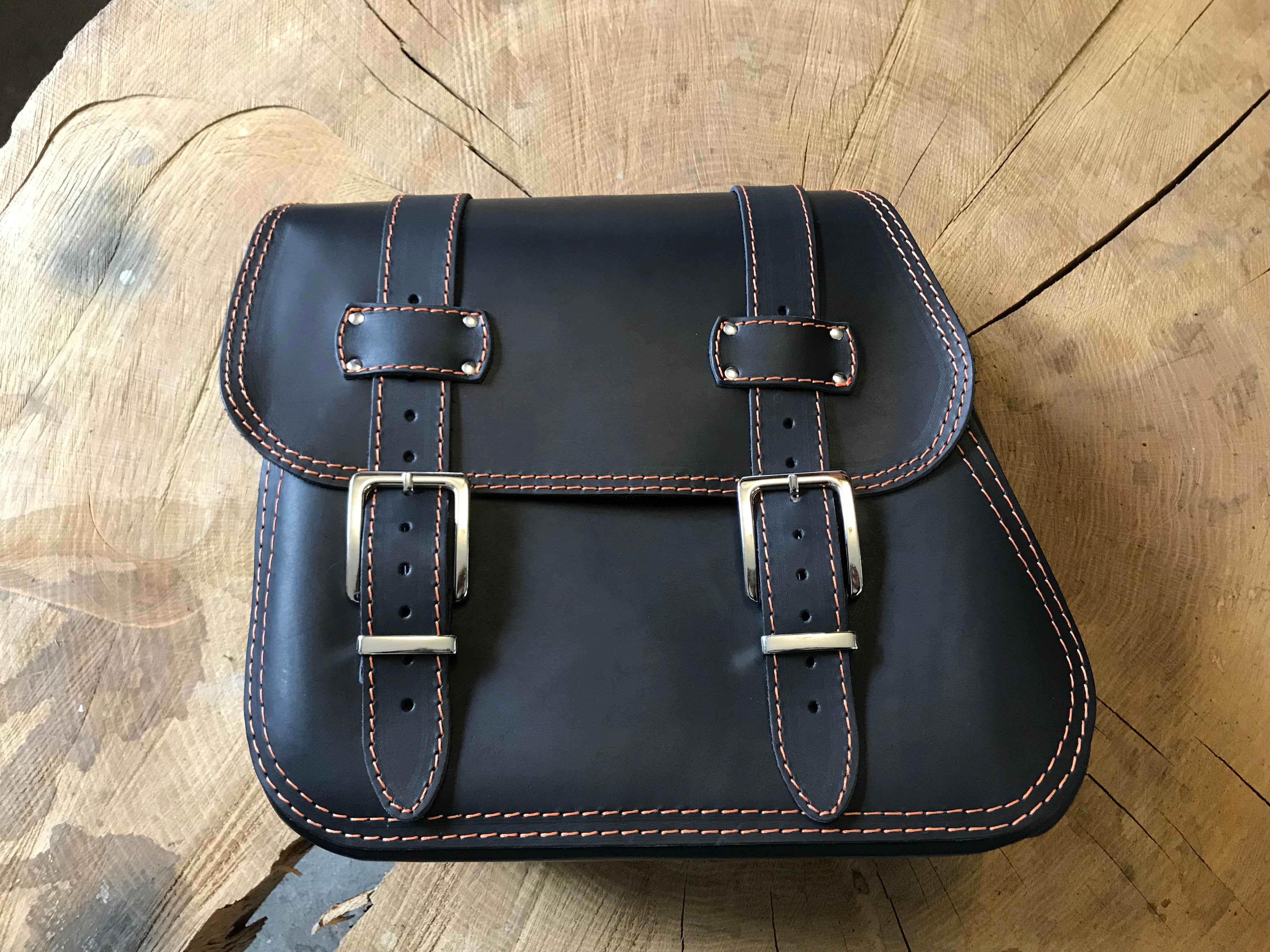 Zeus Orange Seitenkoffer + Halter XL passend für Softail ab 2018 bis Heute