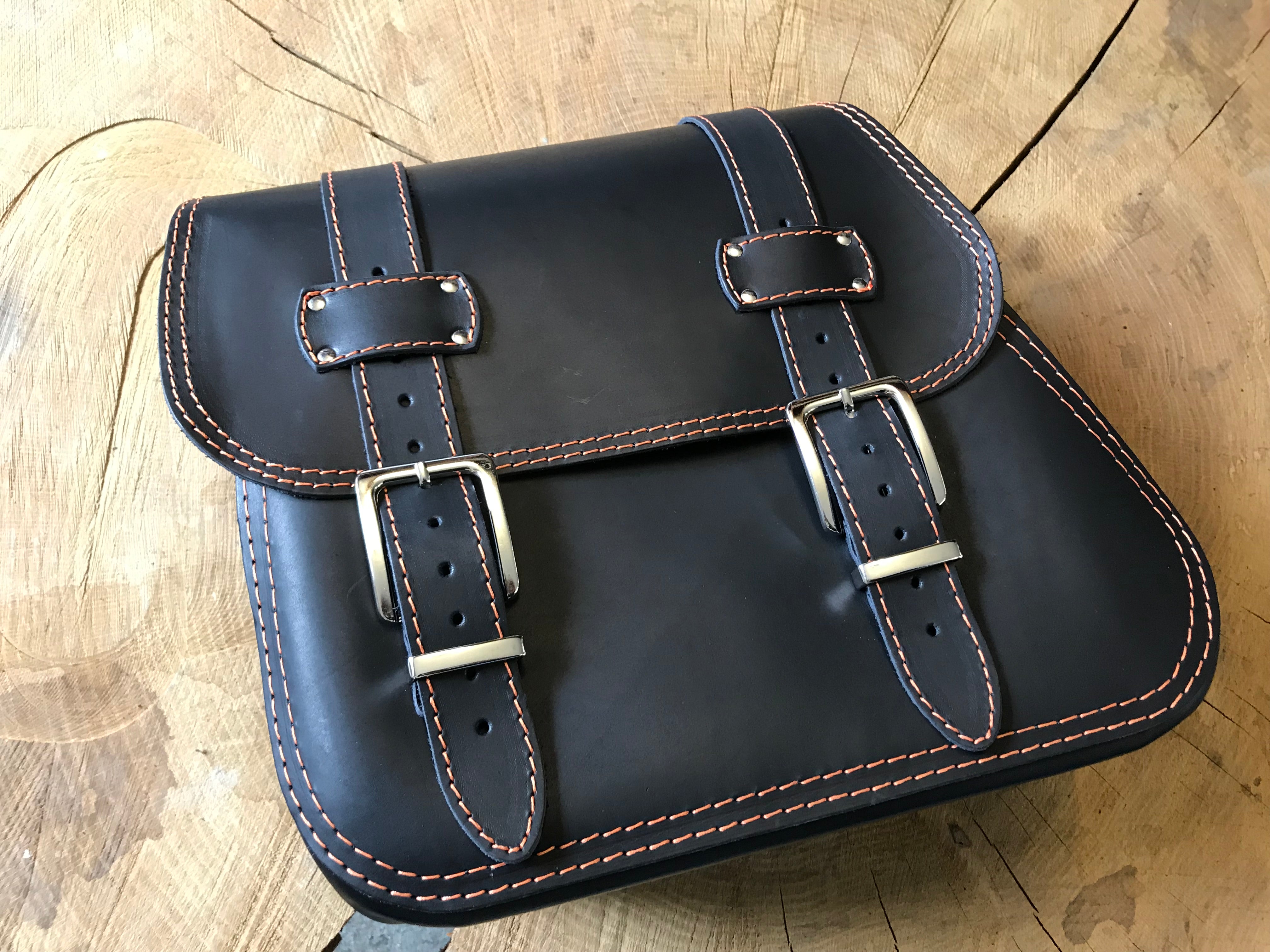 Zeus Orange Seitenkoffer + Halter XL passend für Softail ab 2018 bis Heute