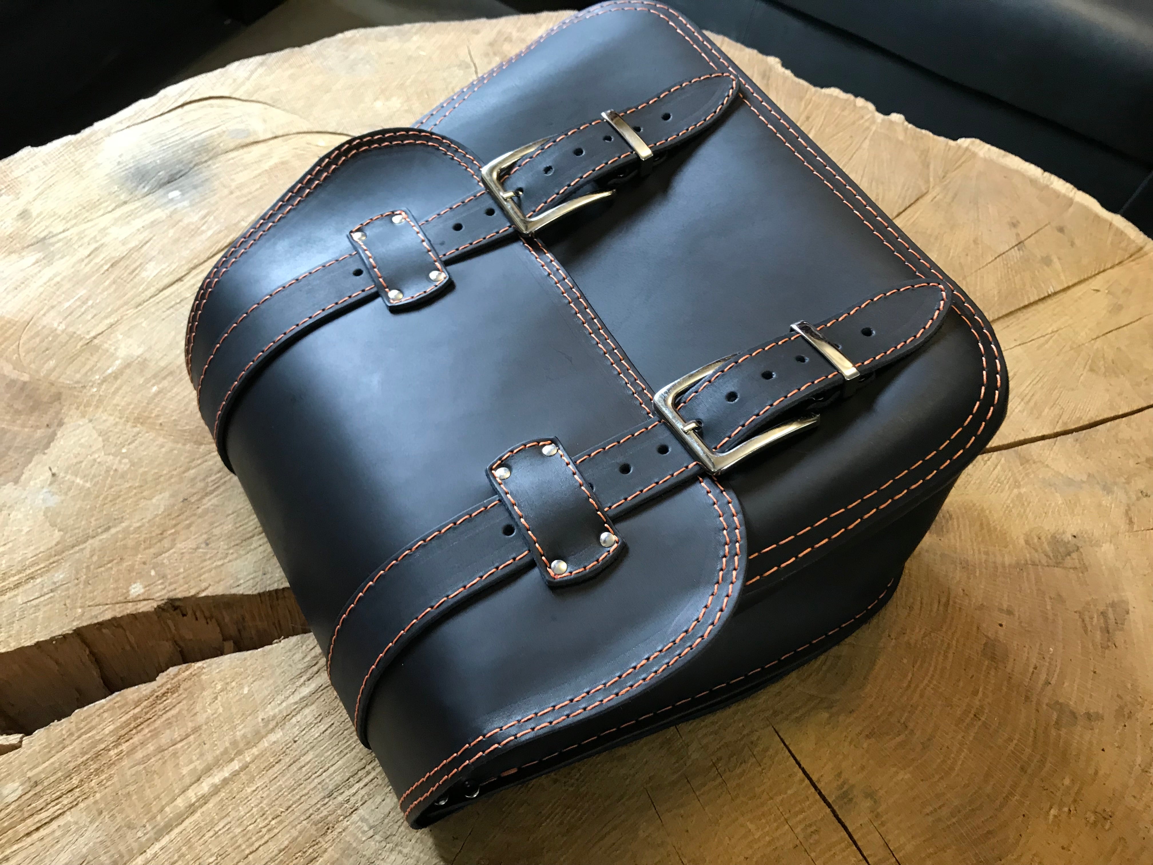 Zeus Orange Seitenkoffer + Halter XL passend für Softail ab 2018 bis Heute