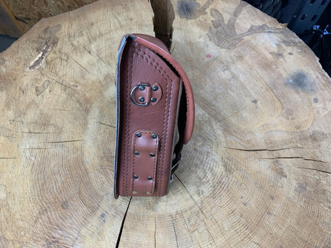 Diablo Rotbraun Schwingentasche mit Flaschenhalter passend für Harley-Davidson Softail